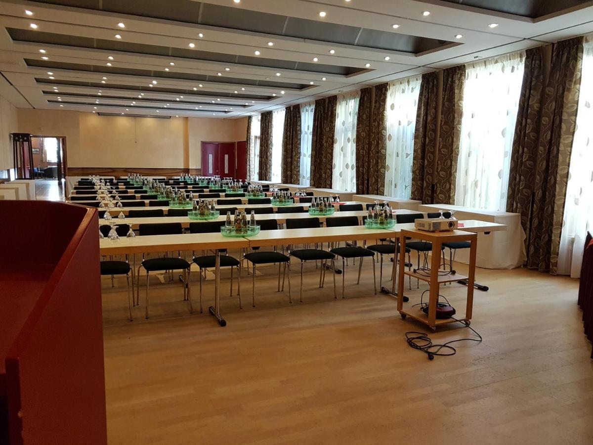 Hotel Zum Weissen Ross Delitzsch Negocio foto